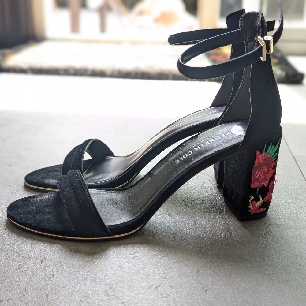 Kenneth Cole Black Suede Heeled Sandals with Floral Embroidery